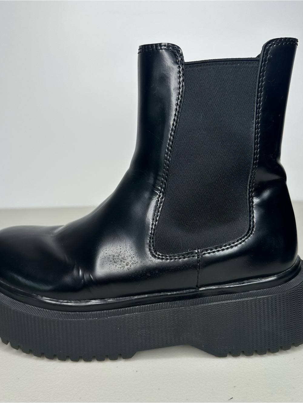 Jeffrey Campbell Black Platform Chelsea Boots Lug Sole Size 6